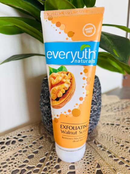 Everyuth Naturals Exfoliating Walnut Scrub