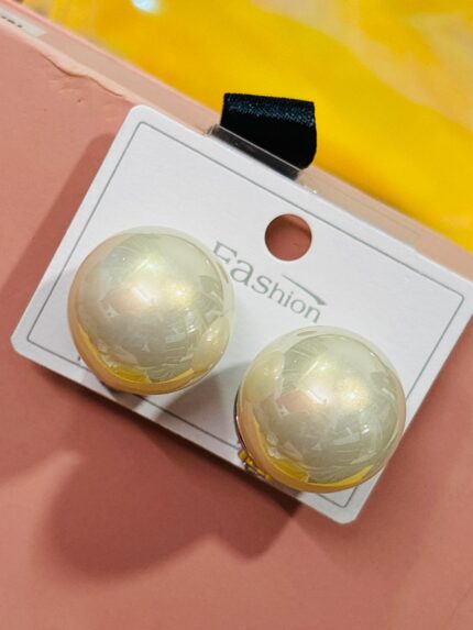 Pearl White Tops Earring