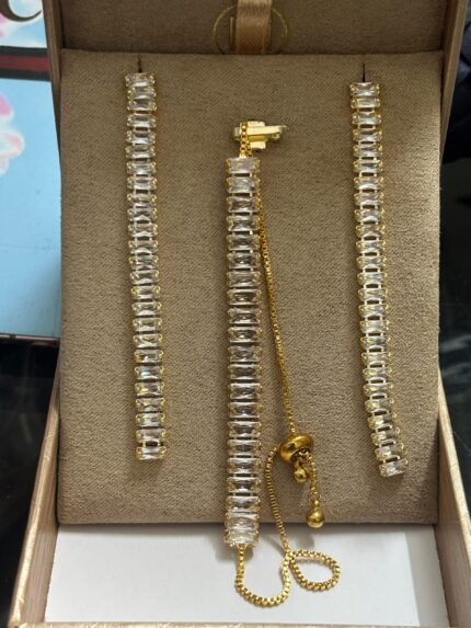 Kiyu Ziyu Gold Platted Earring and Bracelet Combo