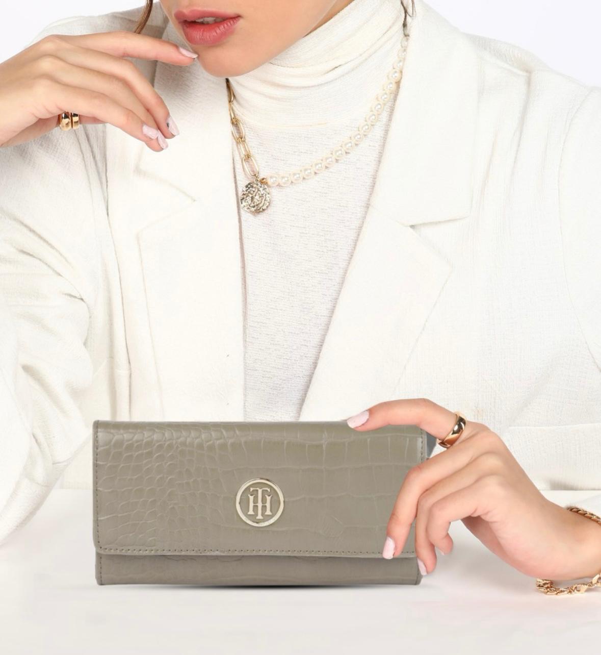 82f35b52-0b5d-454c-b38d-e235d13c60b6