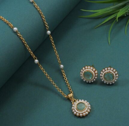 Lucentarts - Gold-plated Pearl & Green Stone Jewel Set